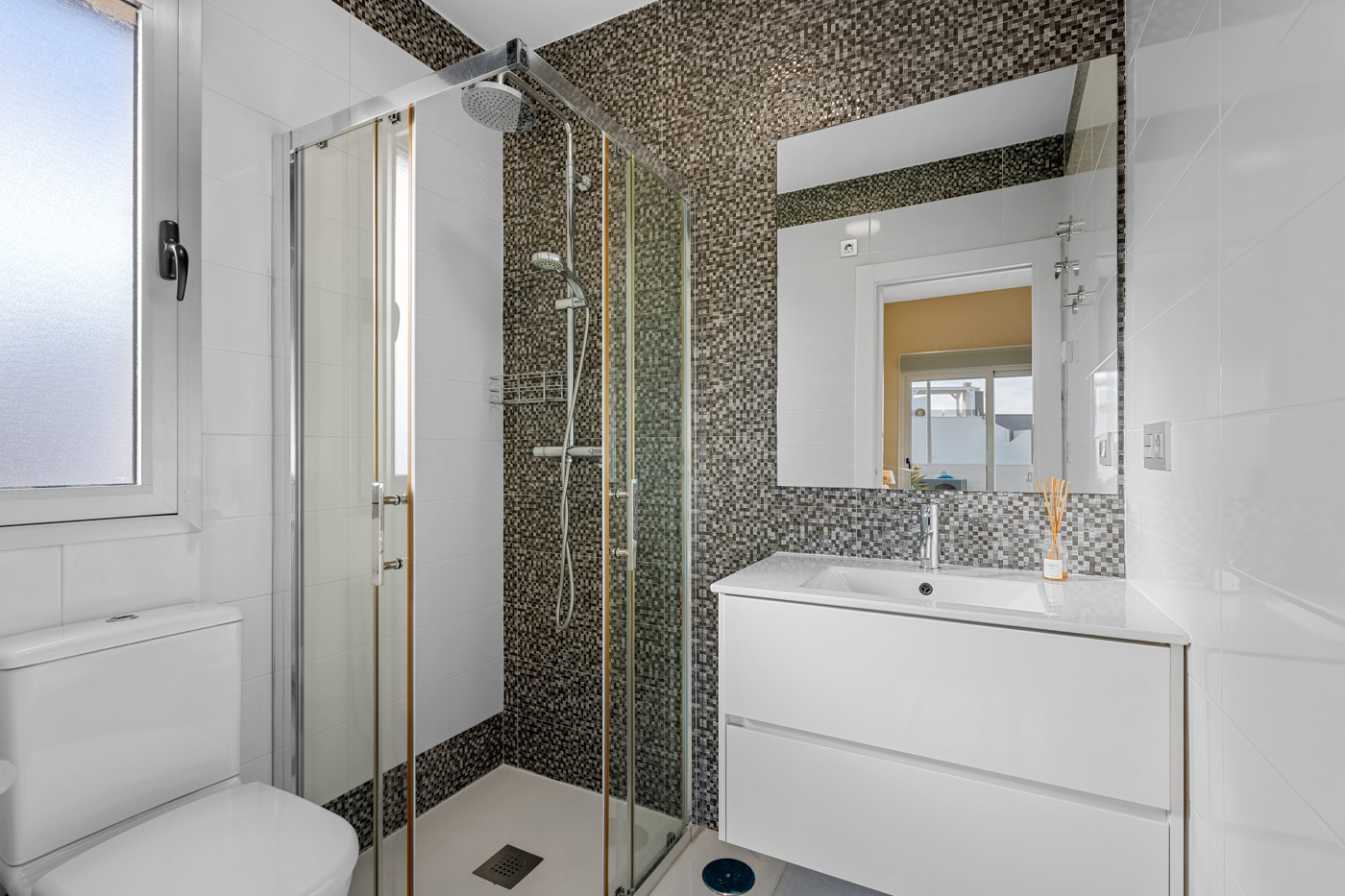 5 Bed, 4 Bath, HouseFor Sale, Villamartin, Alicante