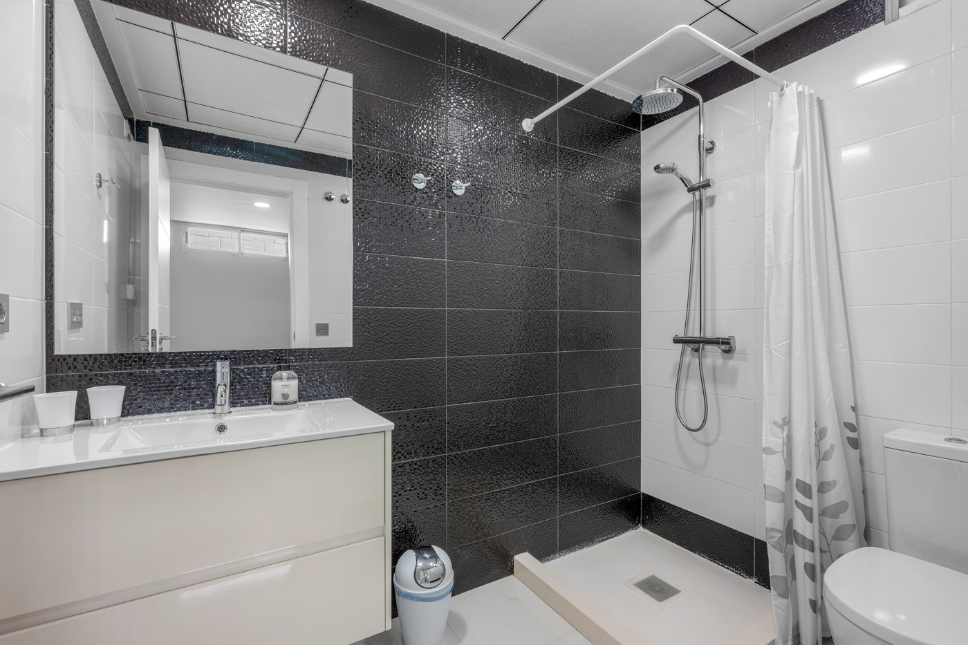 5 Bed, 4 Bath, HouseFor Sale, Villamartin, Alicante