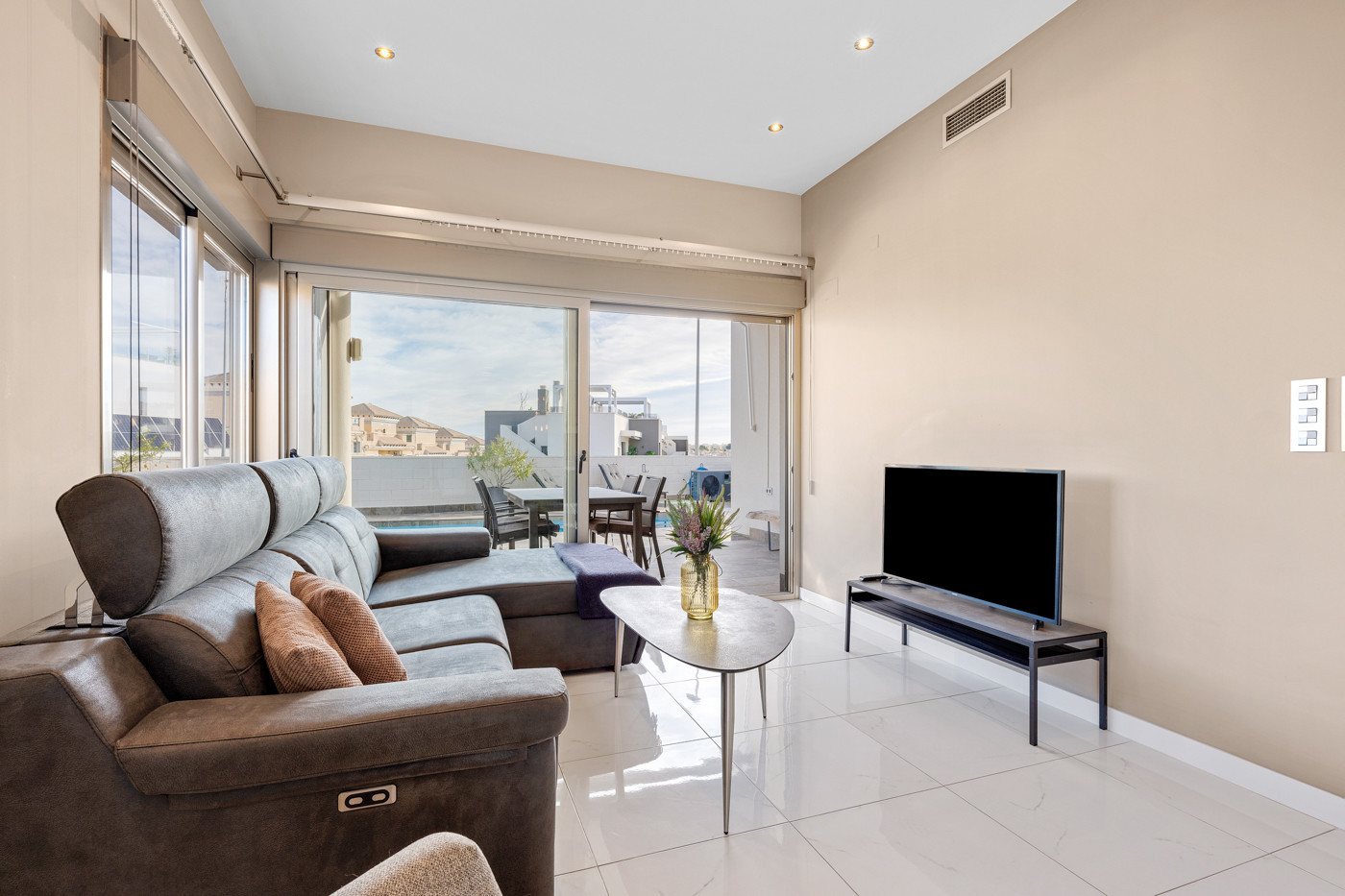 5 Bed, 4 Bath, HouseFor Sale, Villamartin, Alicante