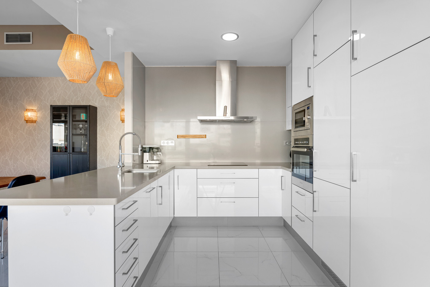 5 Bed, 4 Bath, HouseFor Sale, Villamartin, Alicante