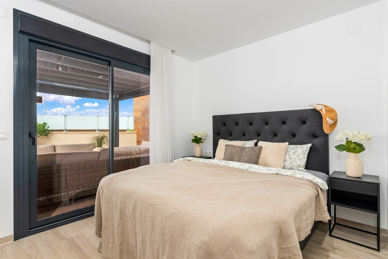 5 Bed, 4 Bath, HouseFor Sale, Cabo Roig, Alicante