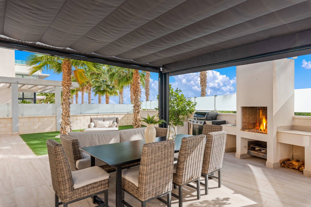 5 Bed, 4 Bath, HouseFor Sale, Cabo Roig, Alicante