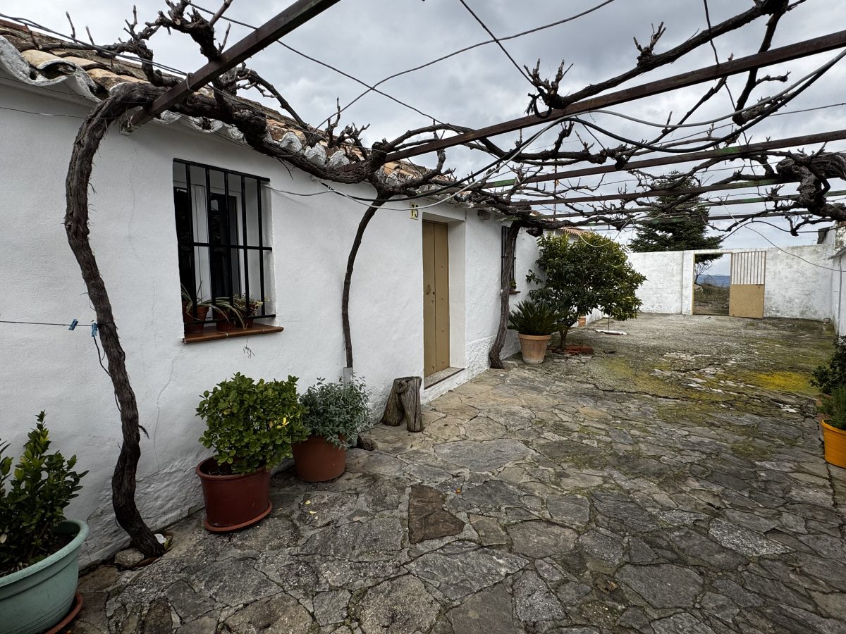 4 Bed, 2 Bath, HouseFor Sale, Montecorto, Andalucia