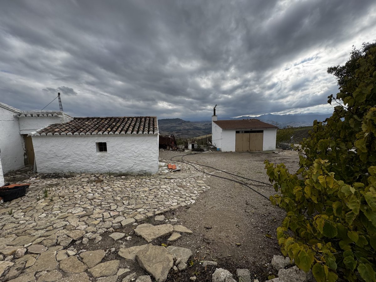 4 Bed, 2 Bath, HouseFor Sale, Montecorto, Andalucia