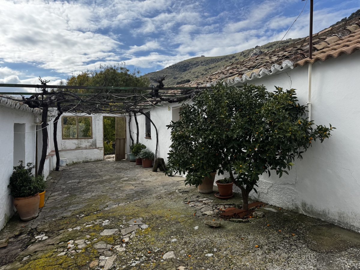 4 Bed, 2 Bath, HouseFor Sale, Montecorto, Andalucia