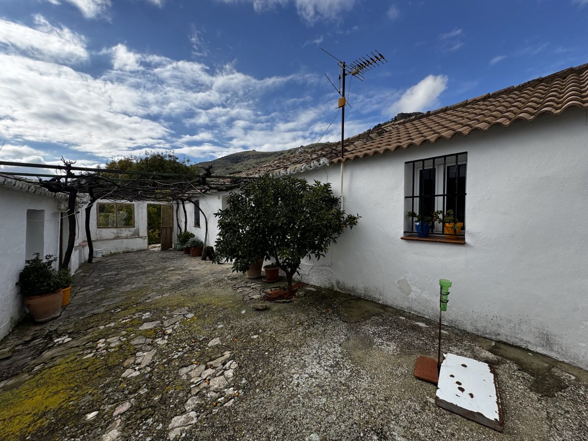 4 Bed, 2 Bath, HouseFor Sale, Montecorto, Andalucia