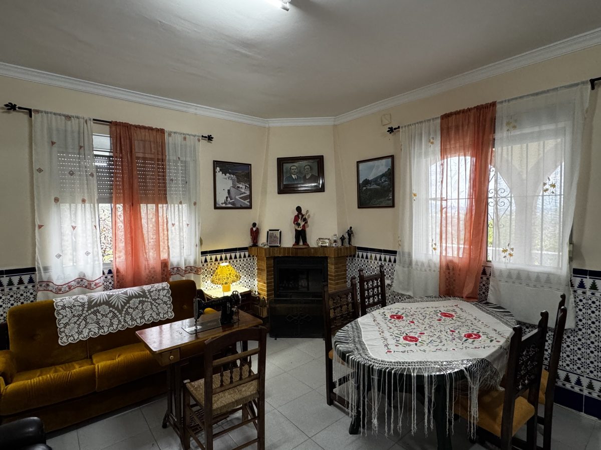 4 Bed, 2 Bath, HouseFor Sale, Olvera, Andalucia