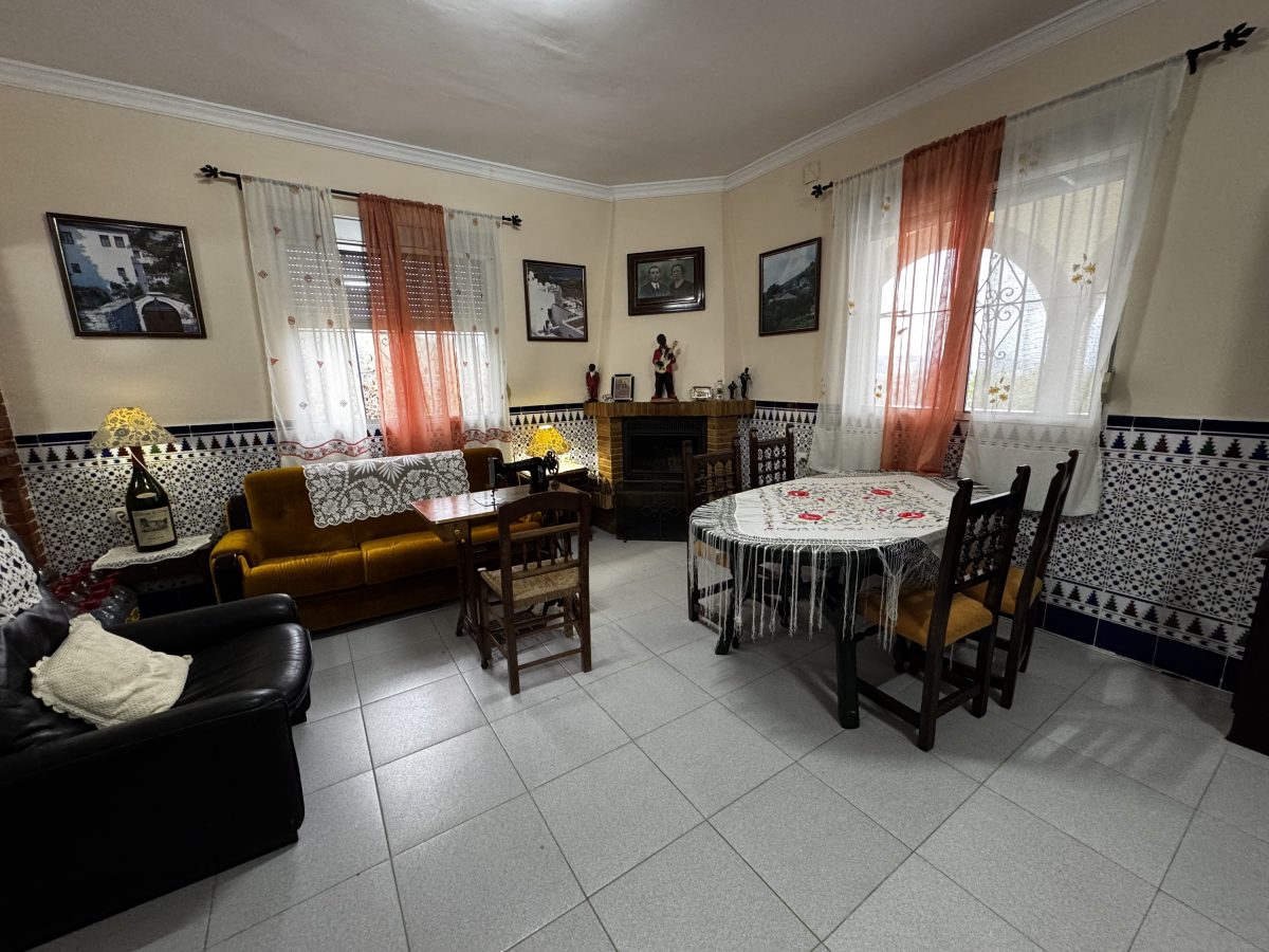 4 Bed, 2 Bath, HouseFor Sale, Olvera, Andalucia