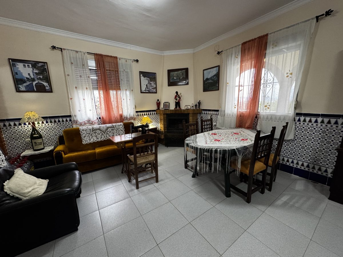 4 Bed, 2 Bath, HouseFor Sale, Olvera, Andalucia