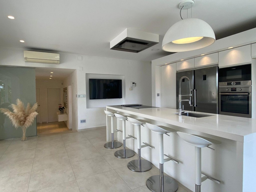 5 Bed, 3 Bath, HouseFor Sale, La Nucia, Alicante