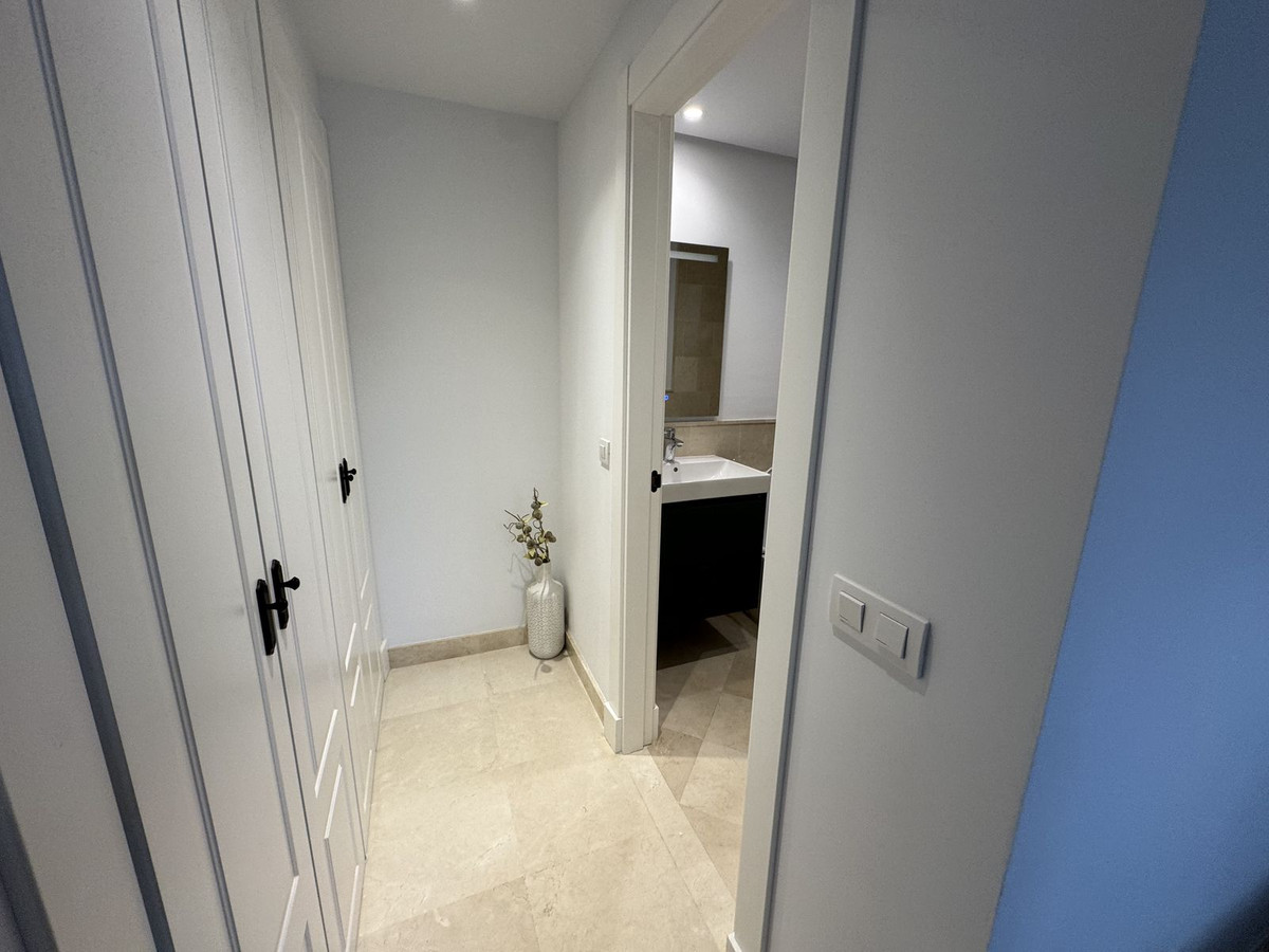 2 Bed, 2 Bath, ApartmentFor Sale, Aloha, Malaga