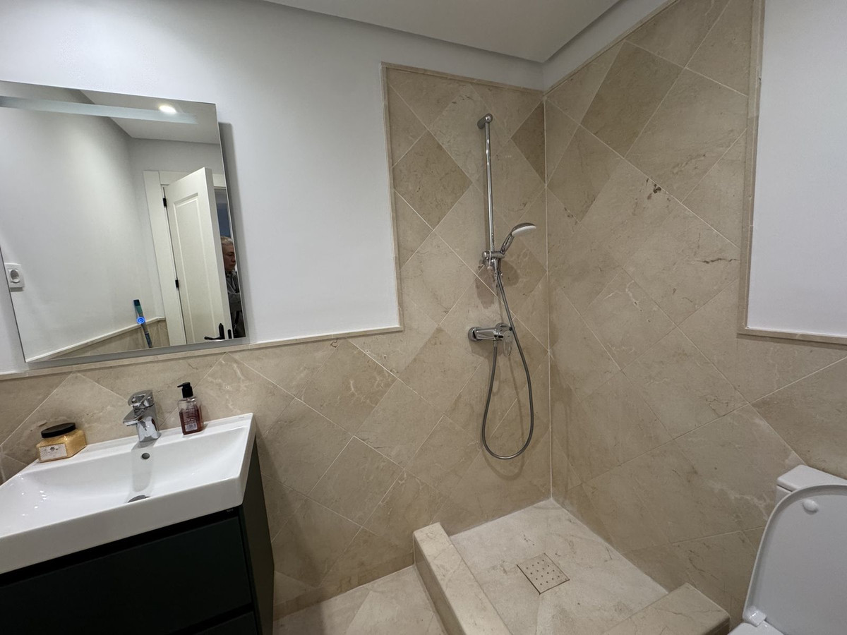 2 Bed, 2 Bath, ApartmentFor Sale, Aloha, Malaga