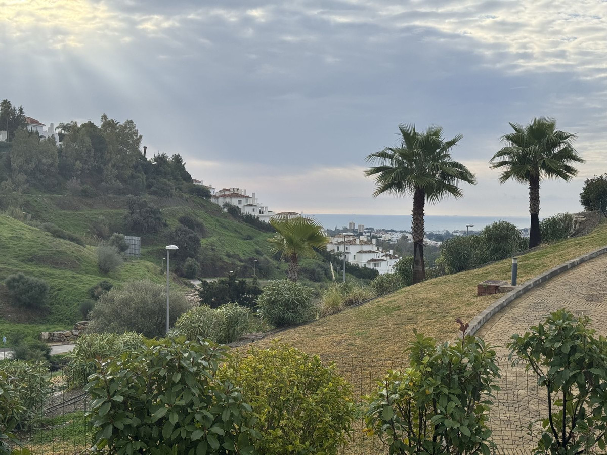 2 Bed, 2 Bath, ApartmentFor Sale, Aloha, Malaga