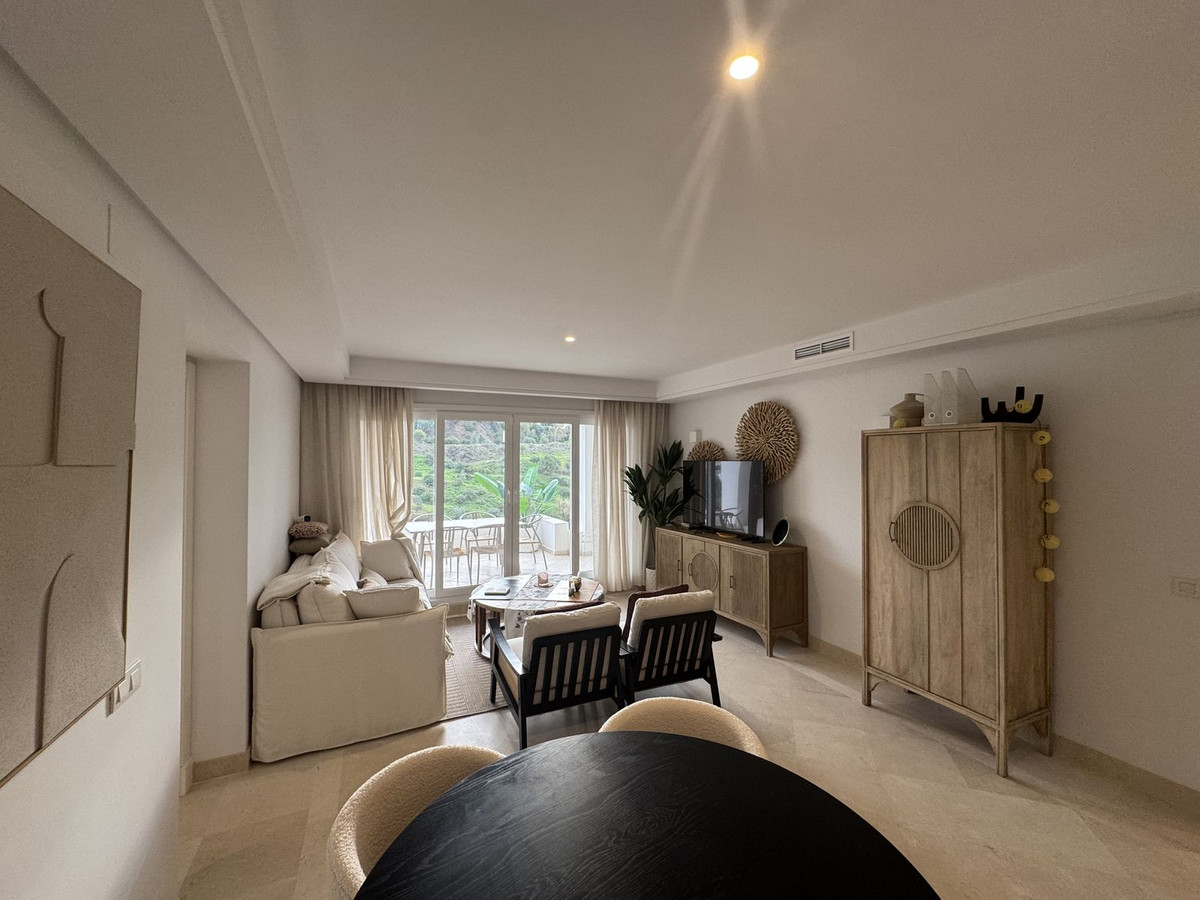 2 Bed, 2 Bath, ApartmentFor Sale, Aloha, Malaga