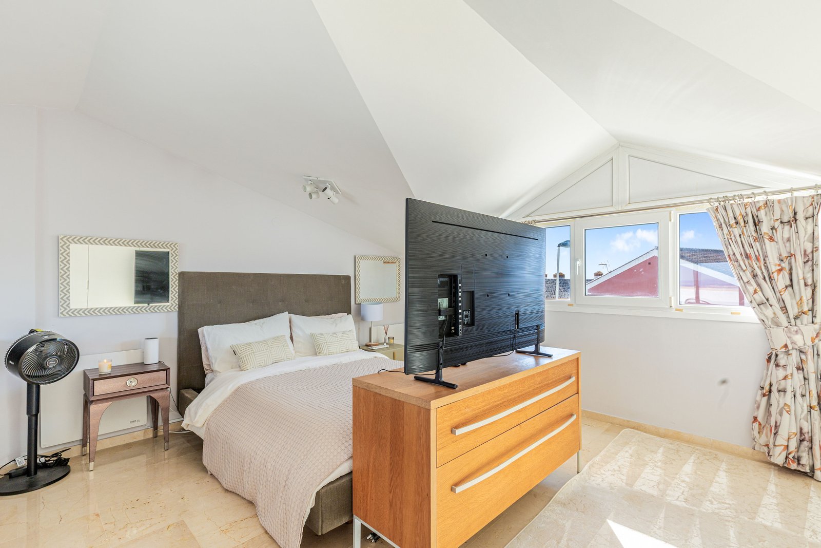 5 Bed, 3 Bath, HouseFor Sale, Manilva, Malaga