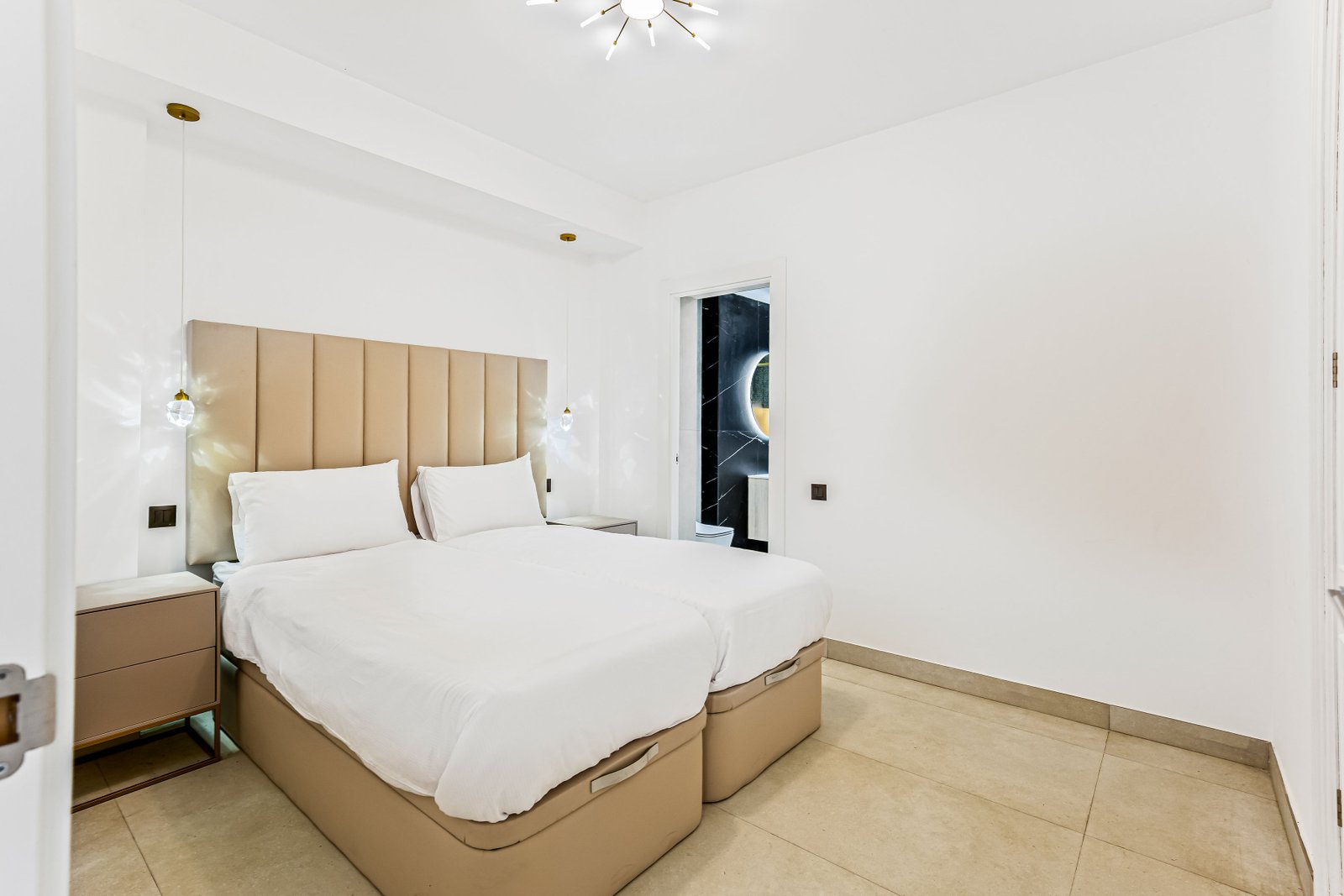 4 Bed, 3 Bath, ApartmentFor Sale, Marbella, Malaga