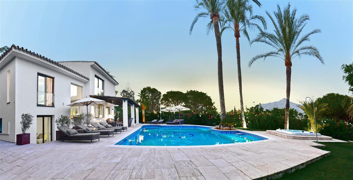 5 Bed, 6 Bath, HouseFor Sale, Nueva Andalucia, Malaga