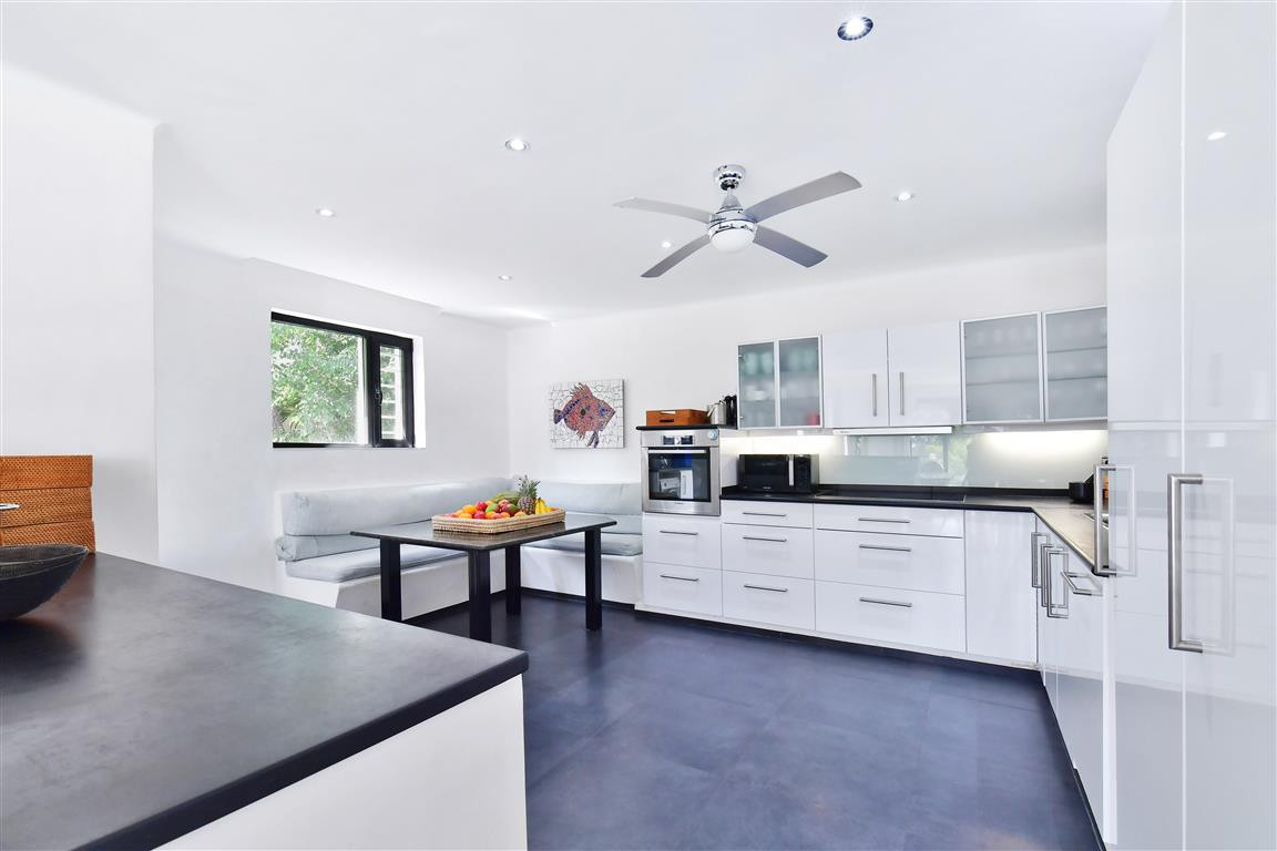 5 Bed, 6 Bath, HouseFor Sale, Nueva Andalucia, Malaga