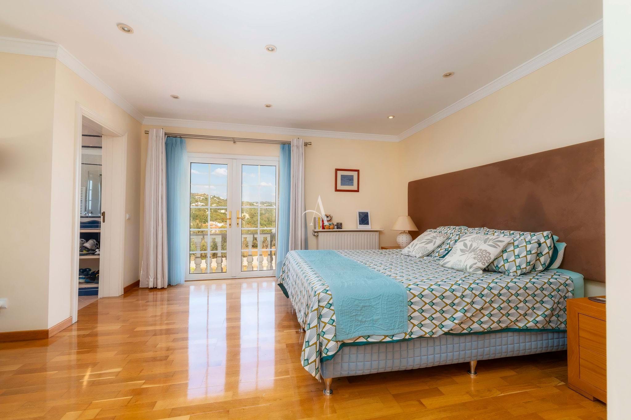 4 Bed, 3 Bath, HouseFor Sale, Loulé, Faro