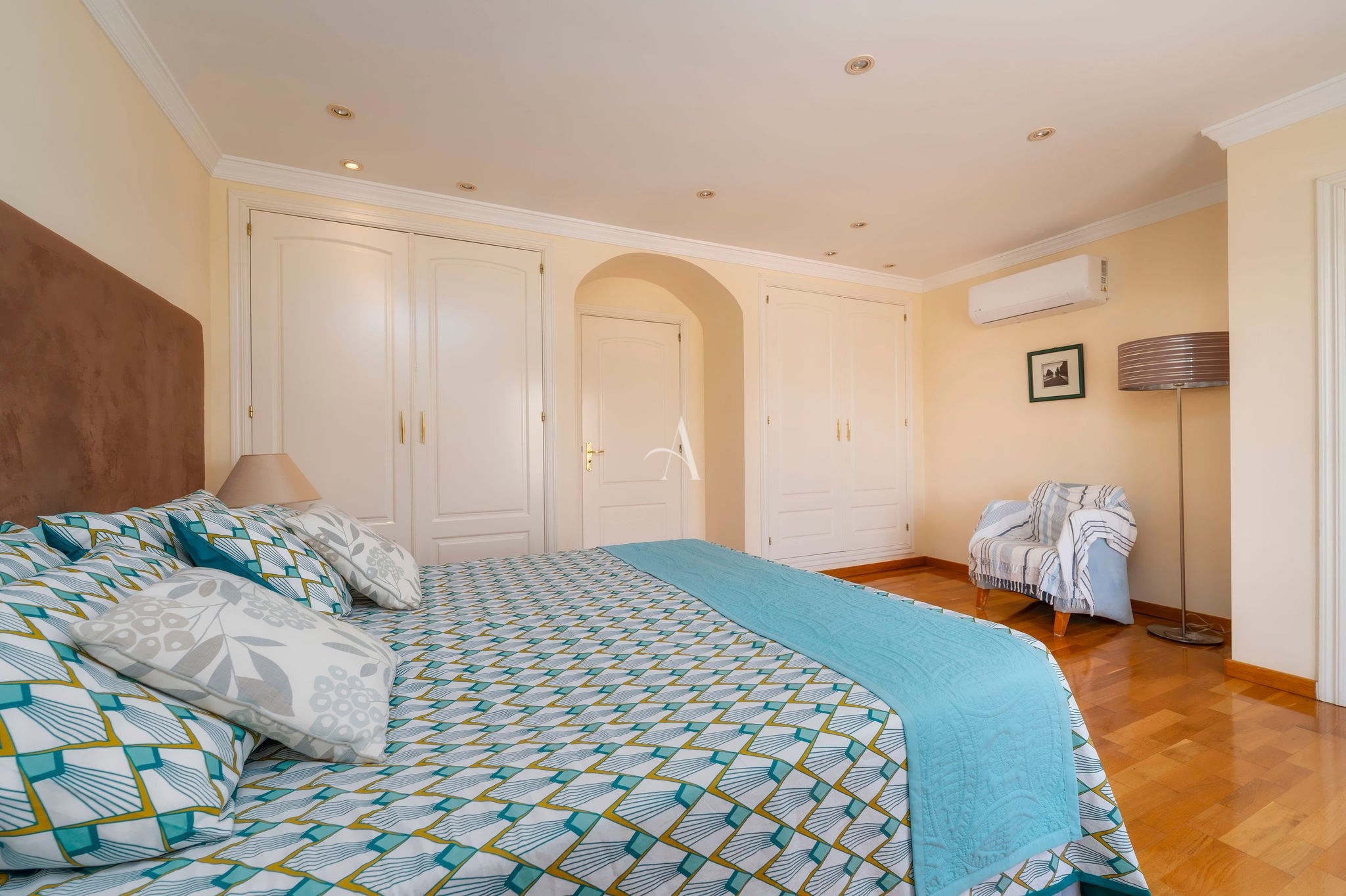 4 Bed, 3 Bath, HouseFor Sale, Loulé, Faro