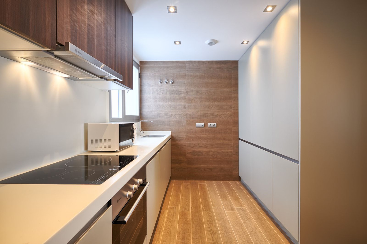 3 Bed, 2 Bath, ApartmentFor Sale, San Pedro de Alcantara, Malaga