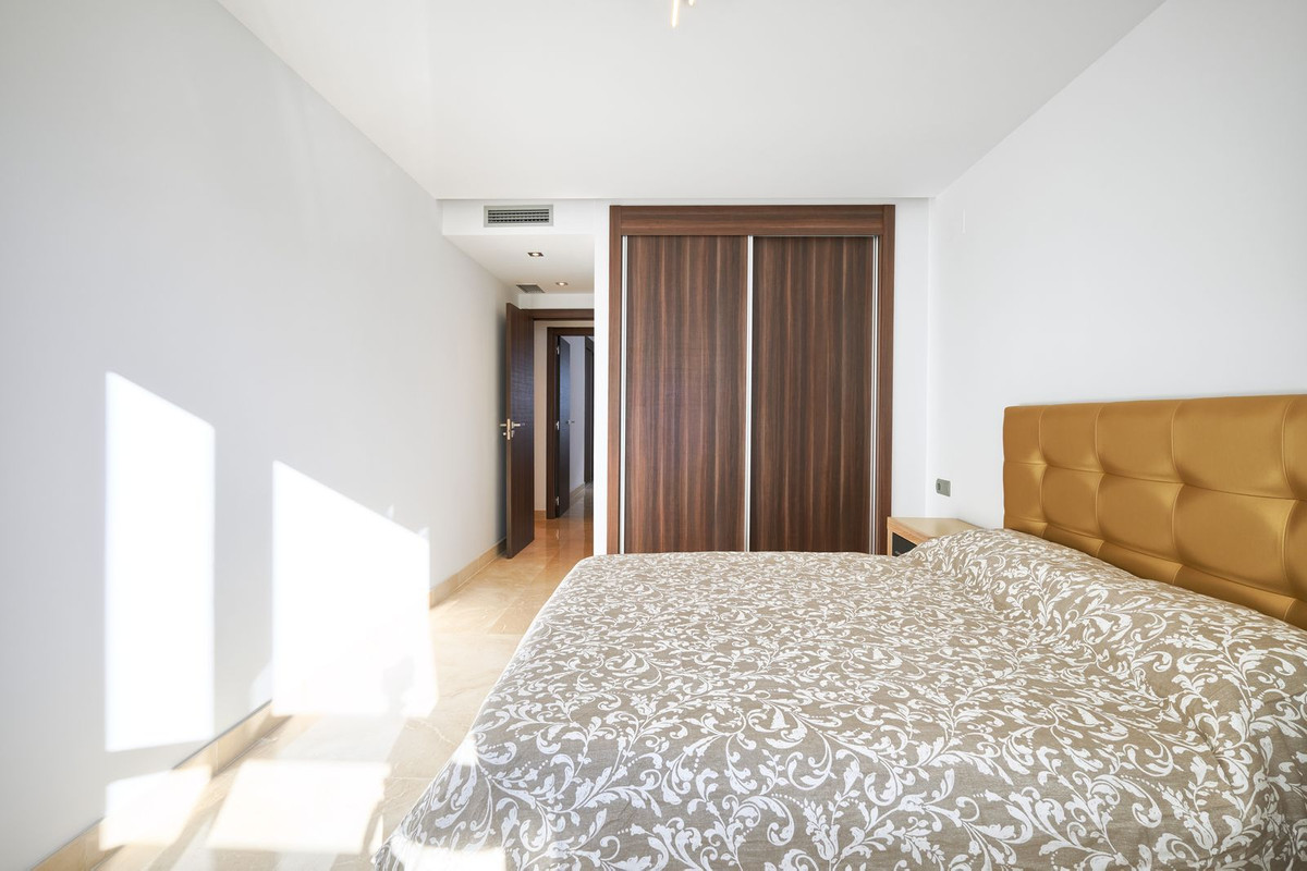 3 Bed, 2 Bath, ApartmentFor Sale, San Pedro de Alcantara, Malaga