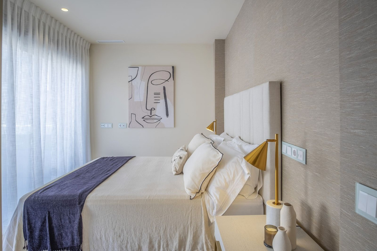 4 Bed, 3 Bath, HouseFor Sale, New Golden Mile, Malaga