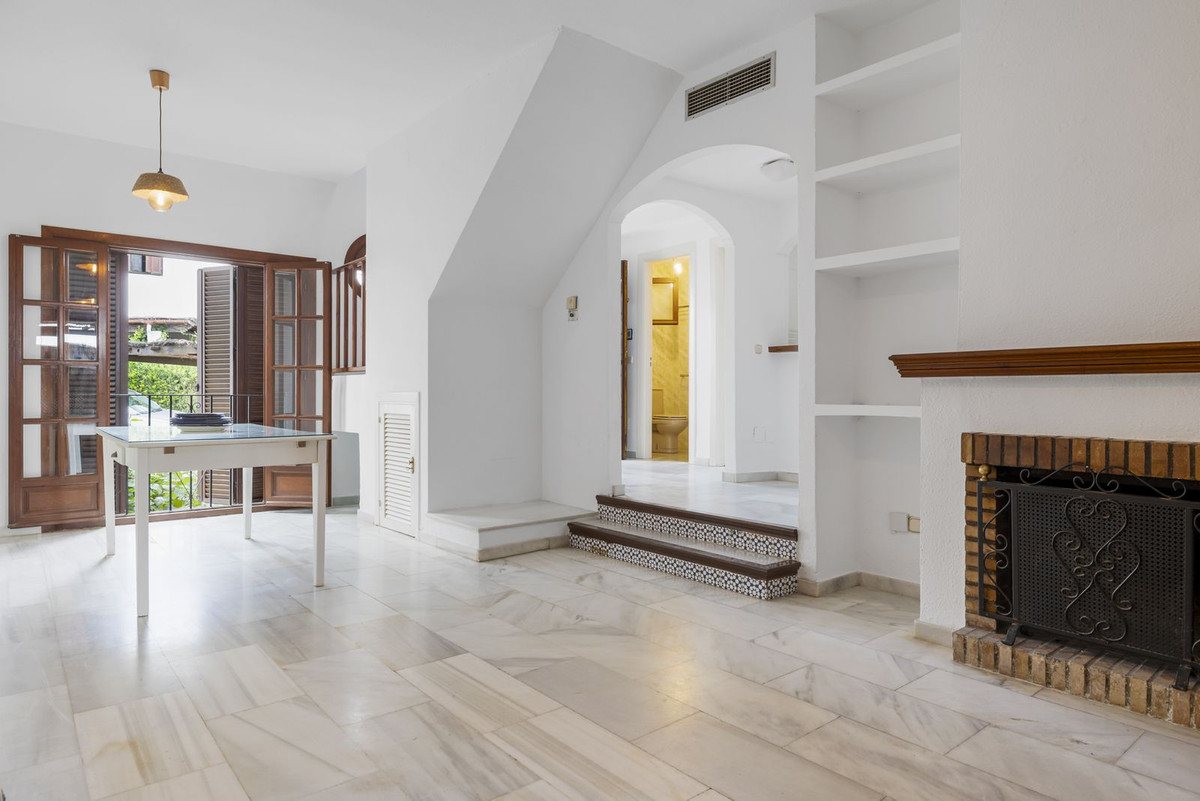 2 Bed, 1 Bath, HouseFor Sale, Estepona, Malaga