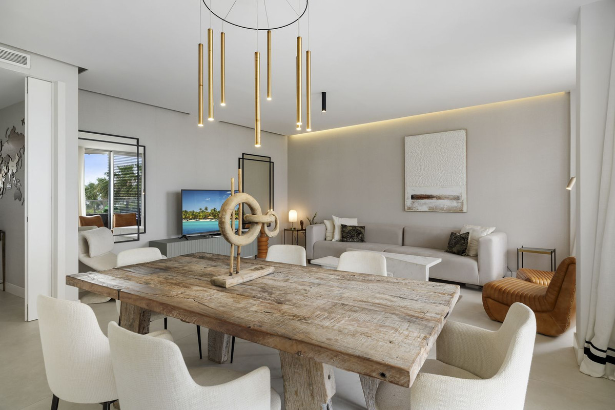 3 Bed, 2 Bath, ApartmentFor Sale, Estepona, Malaga