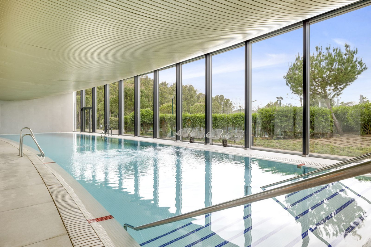 3 Bed, 2 Bath, ApartmentFor Sale, Estepona, Malaga