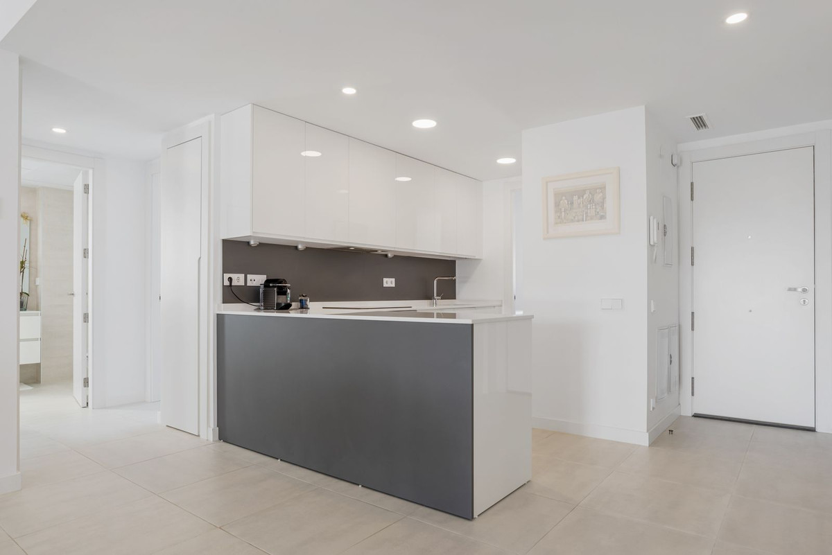 2 Bed, 2 Bath, ApartmentFor Sale, Estepona, Malaga