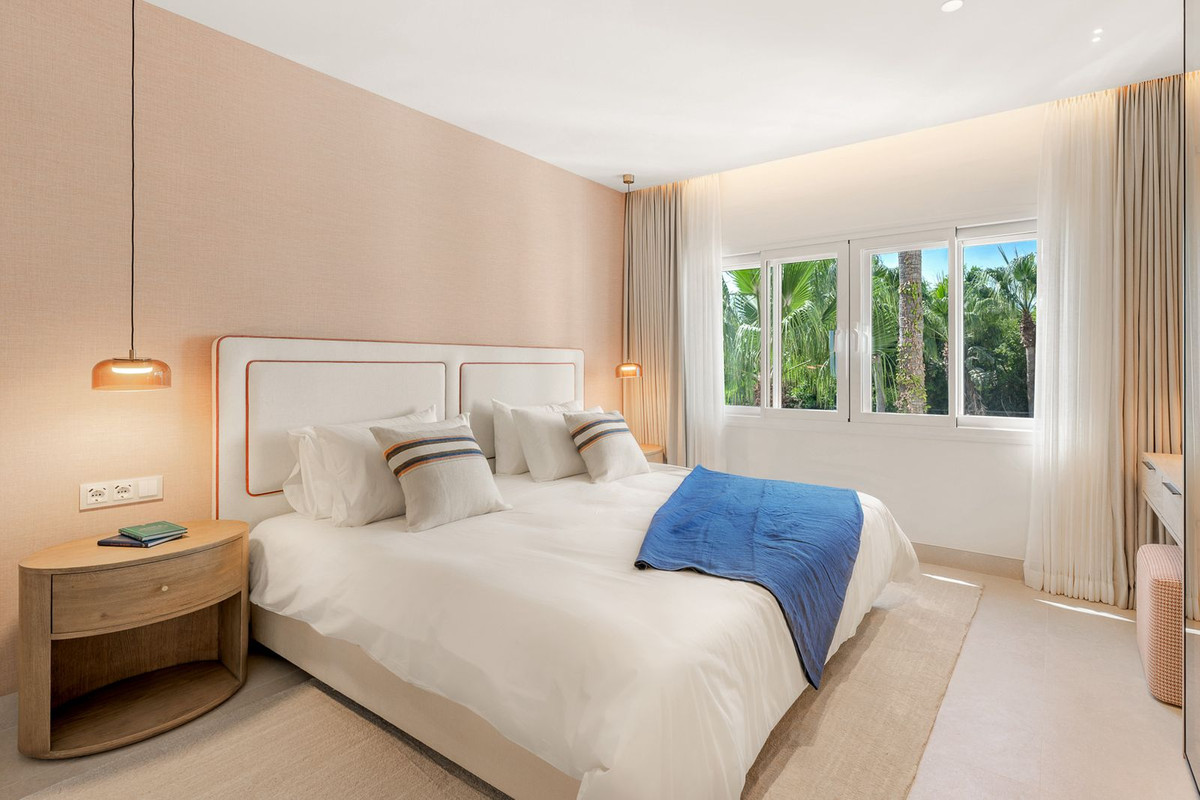 3 Bed, 3 Bath, ApartmentFor Sale, Estepona, Malaga