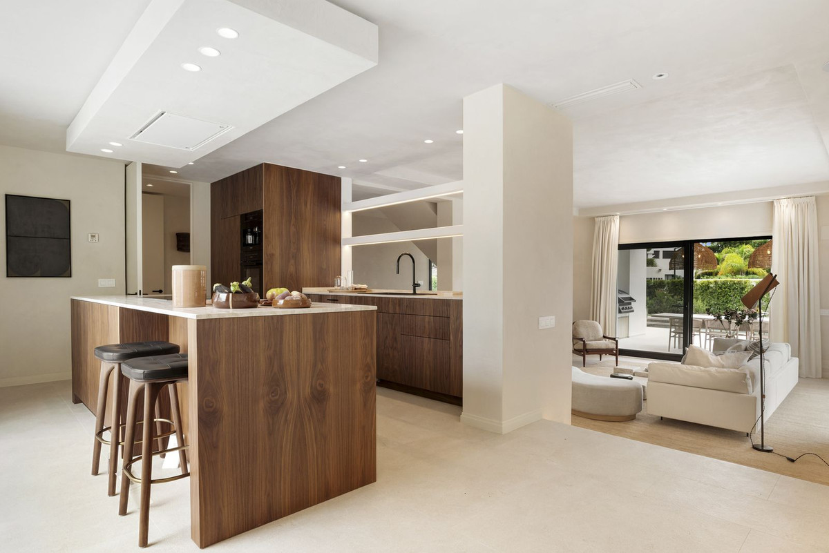 4 Bed, 4 Bath, HouseFor Sale, Benahavis, Malaga