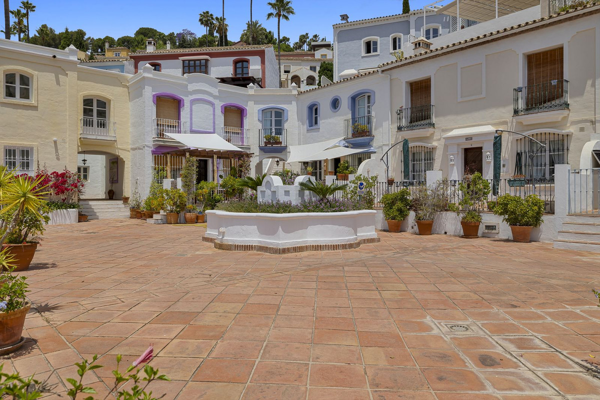 3 Bed, 2 Bath, HouseFor Sale, Benahavis, Malaga