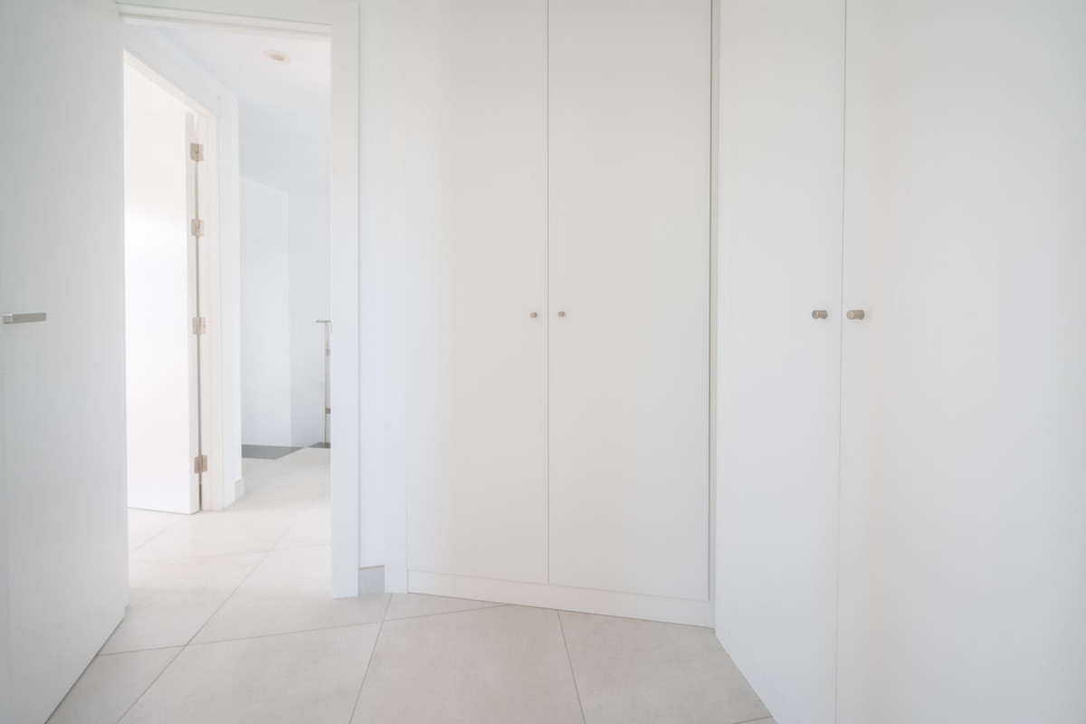 3 Bed, 3 Bath, ApartmentFor Sale, Los Monteros, Malaga