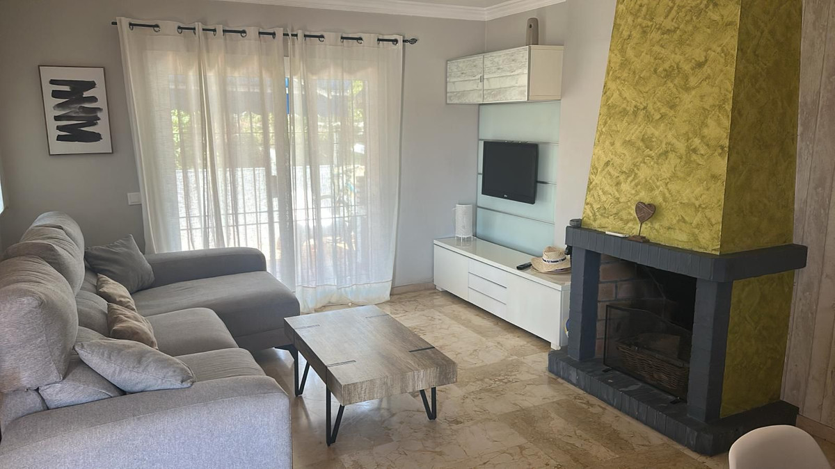 2 Bed, 2 Bath, HouseFor Sale, Estepona, Malaga