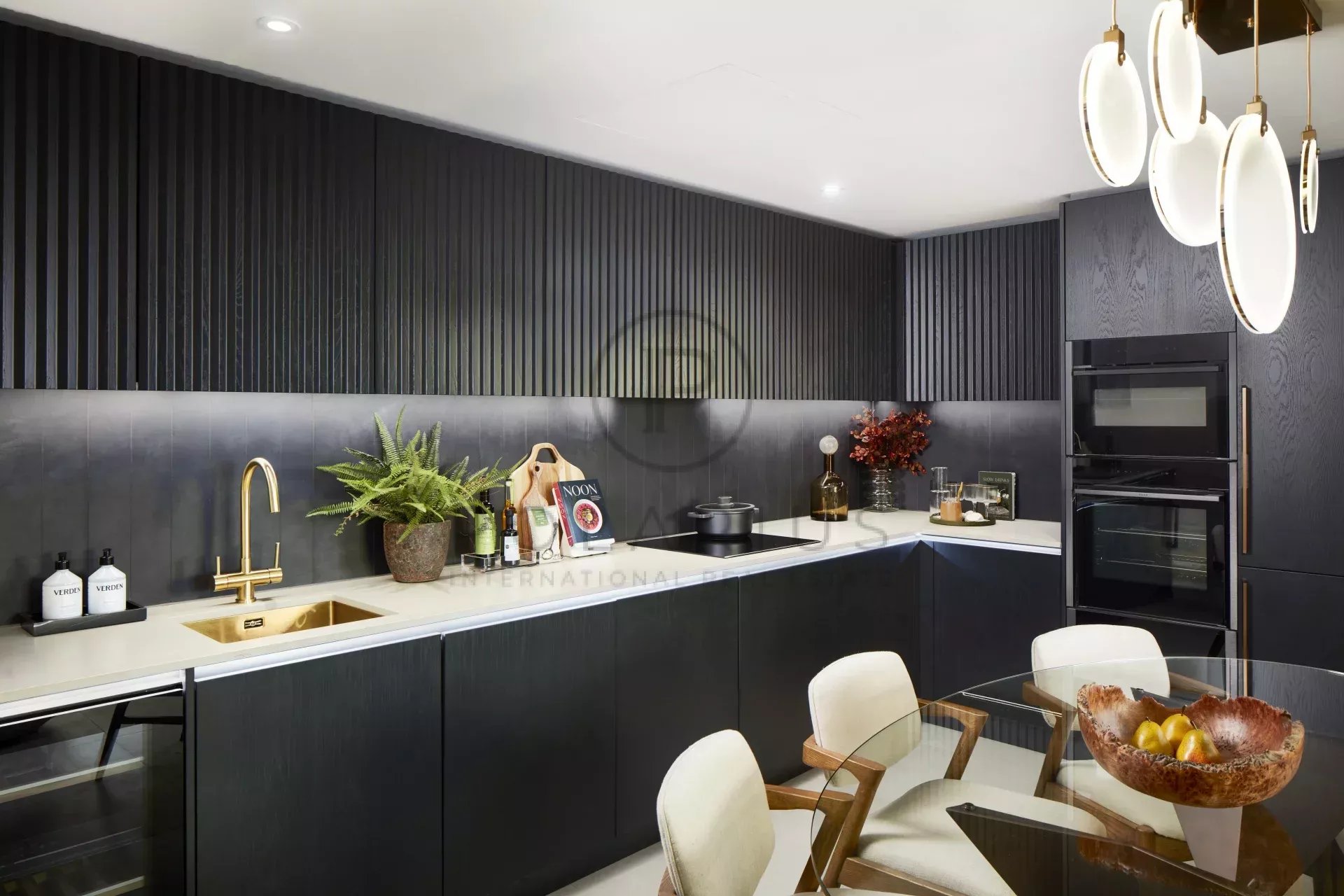 3 Bed, 2 Bath, ApartmentFor Sale, London, Greater London (city Of London)