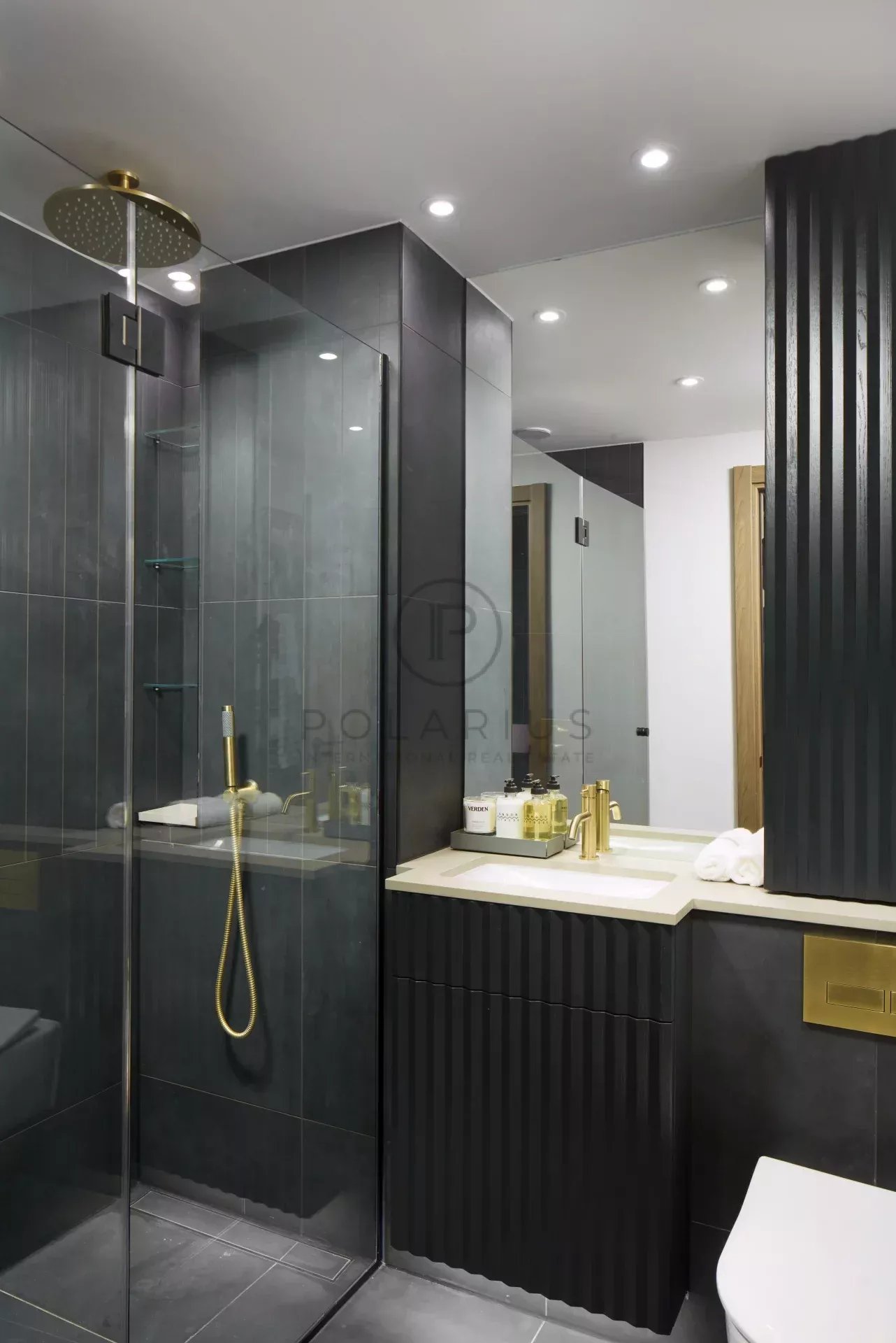 3 Bed, 2 Bath, ApartmentFor Sale, London, Greater London (city Of London)