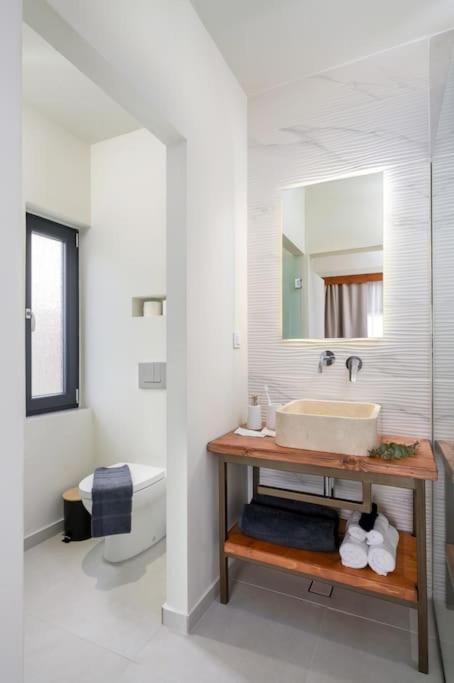 2 Bed, 3 Bath, HouseFor Sale, Heraklion, Crete