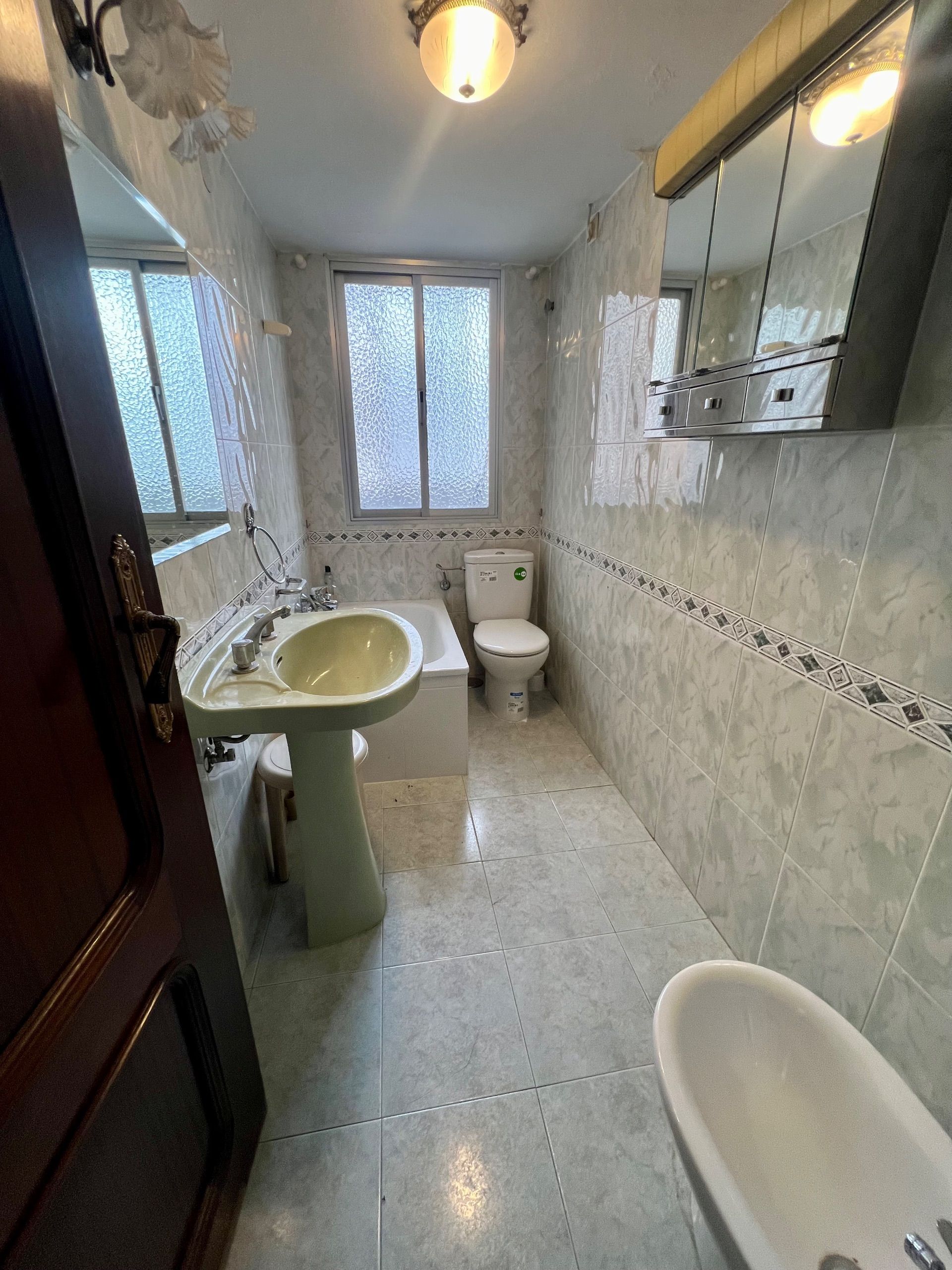 4 Bed, 2 Bath, ApartmentFor Sale, Malaga city, Malaga, 29000