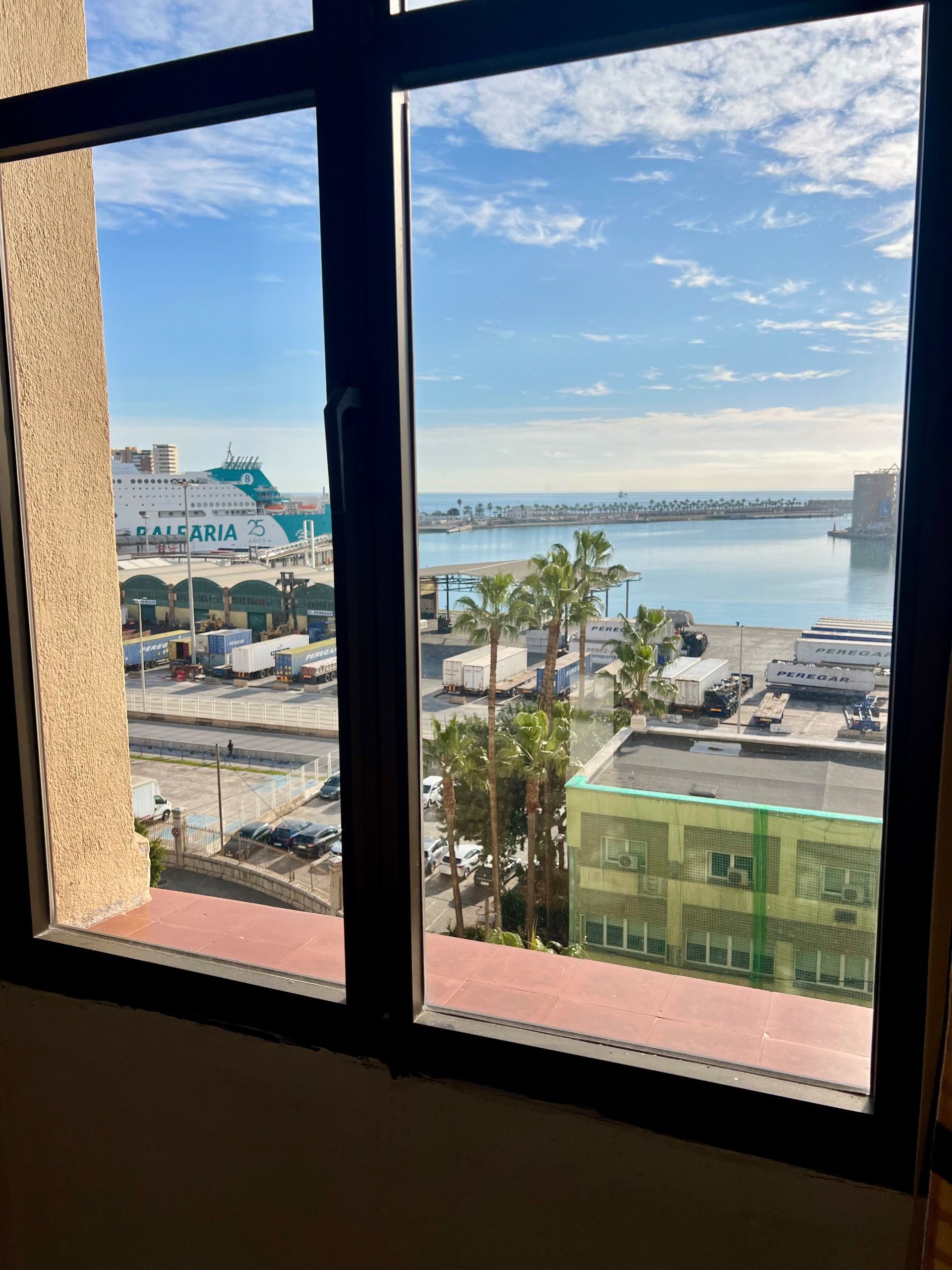 4 Bed, 2 Bath, ApartmentFor Sale, Malaga city, Malaga, 29000