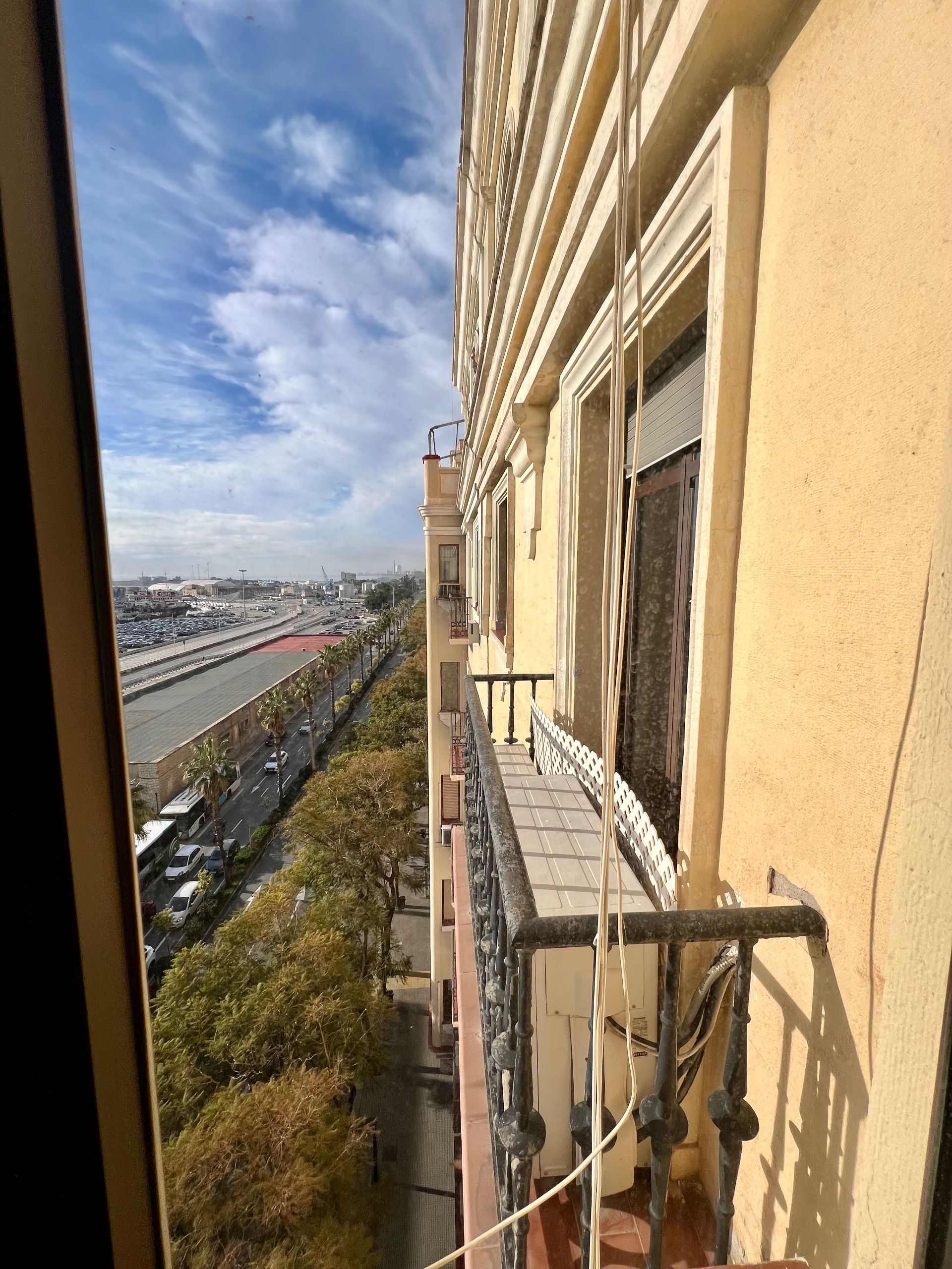 4 Bed, 2 Bath, ApartmentFor Sale, Malaga city, Malaga, 29000