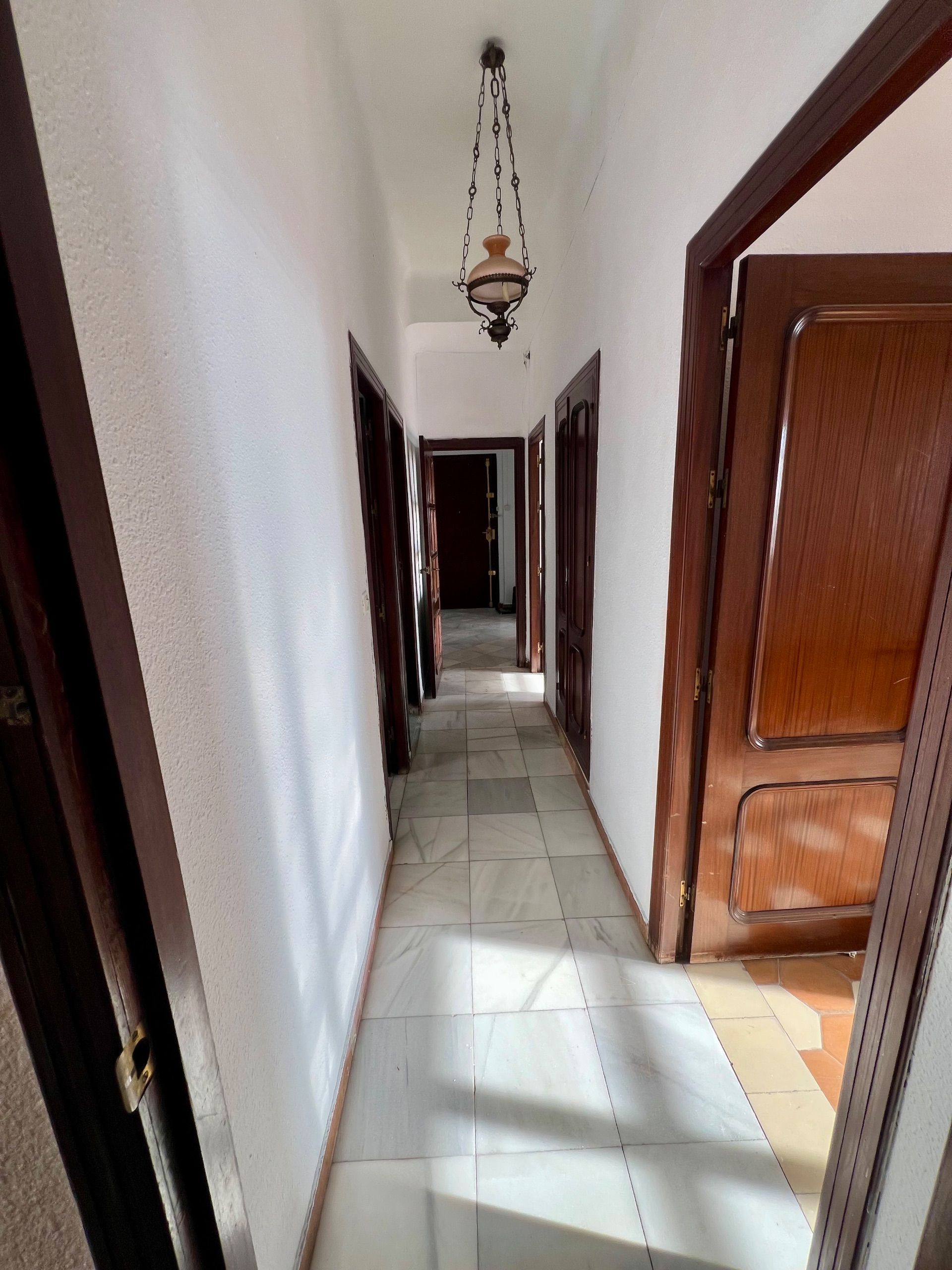 4 Bed, 2 Bath, ApartmentFor Sale, Malaga city, Malaga, 29000