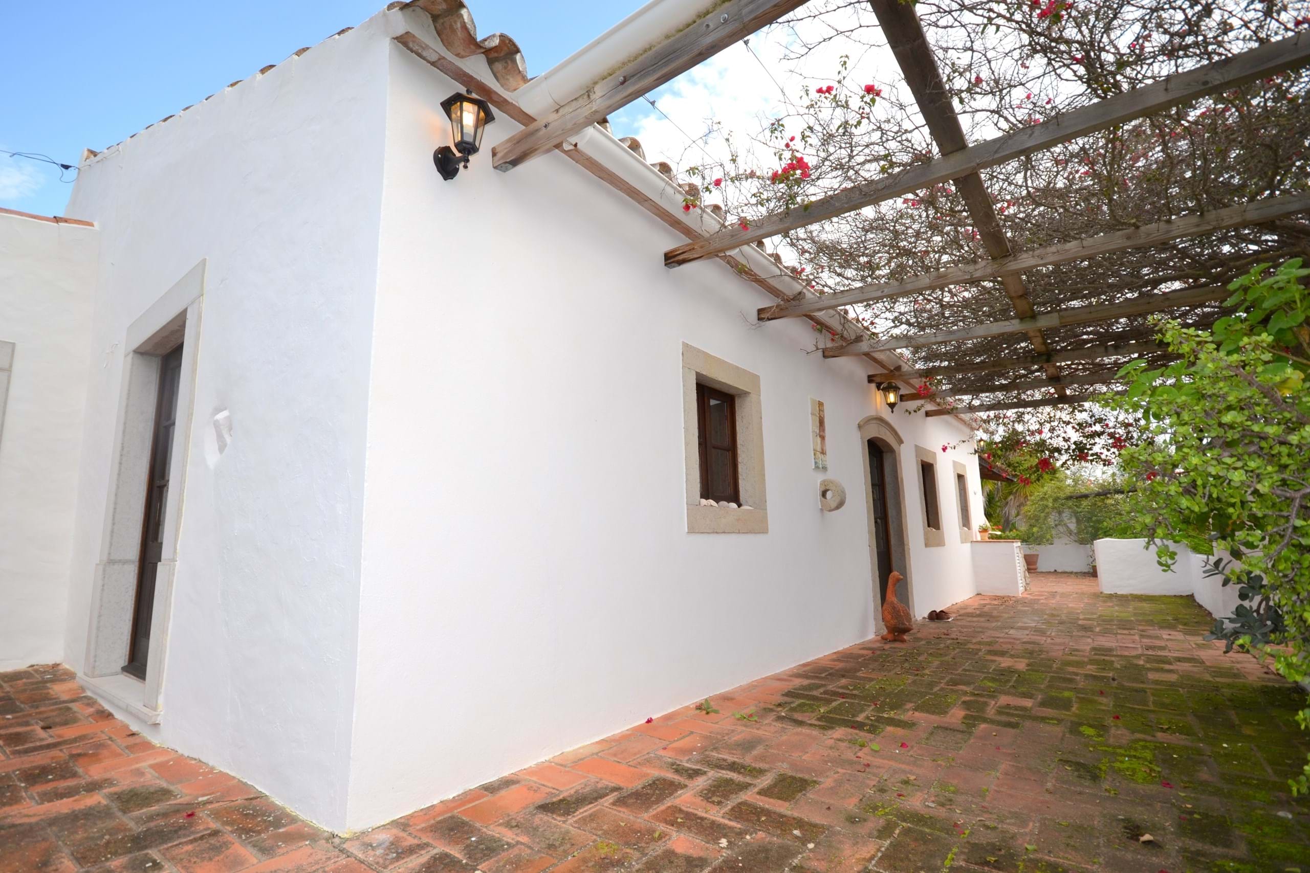 3 Bed, 2 Bath, HouseFor Sale, Sao Bras De Alportel, Faro, 8150-040
