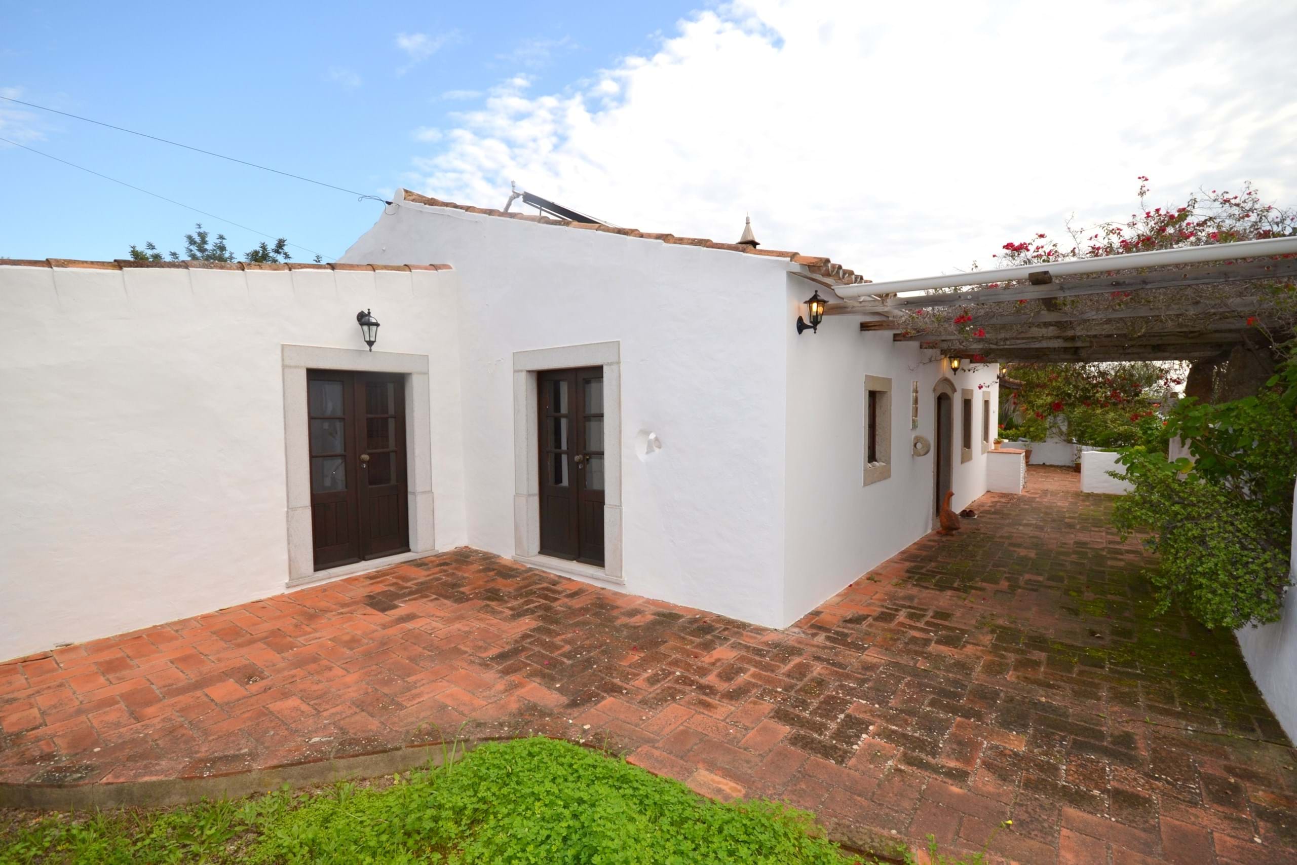 3 Bed, 2 Bath, HouseFor Sale, Sao Bras De Alportel, Faro, 8150-040