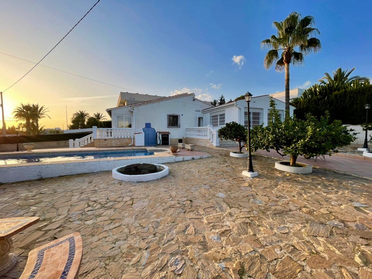 3 Bed, 2 Bath, HouseFor Sale, Benidorm, Alicante