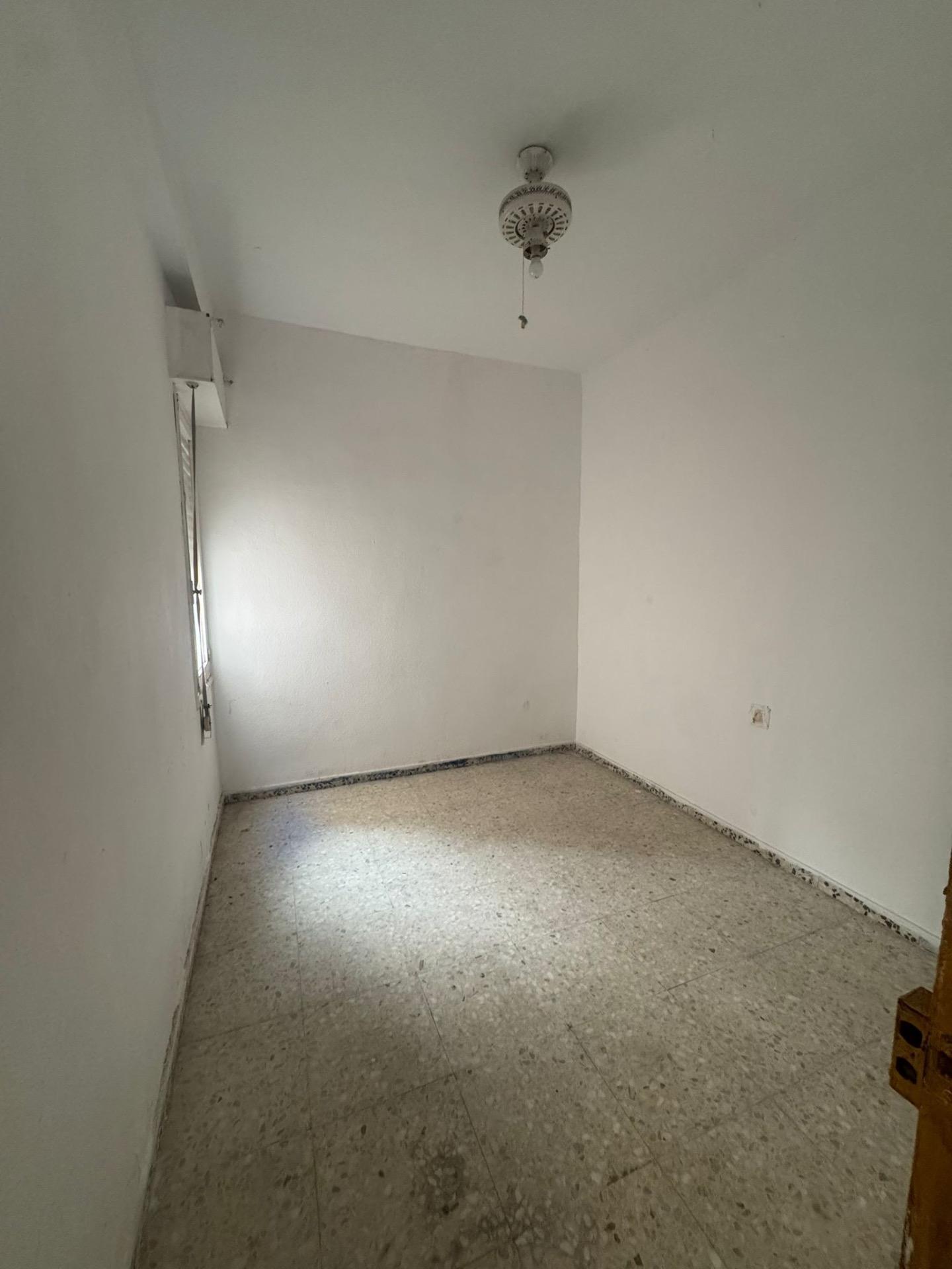 5 Bed, 2 Bath, ApartmentFor Sale, Guardamar Del Segura, Alicante