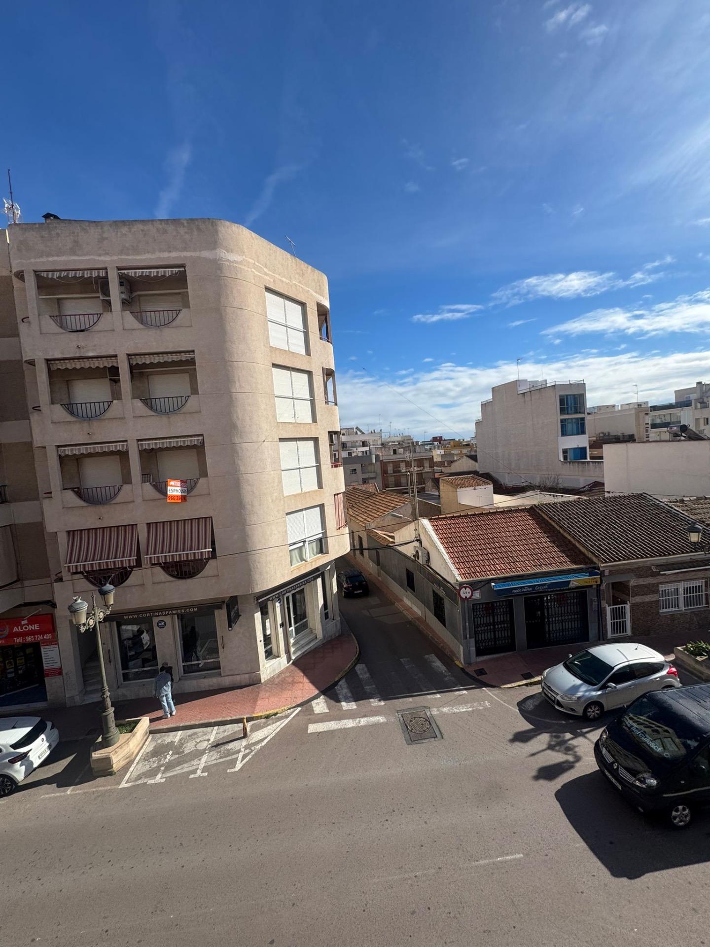 5 Bed, 2 Bath, ApartmentFor Sale, Guardamar Del Segura, Alicante