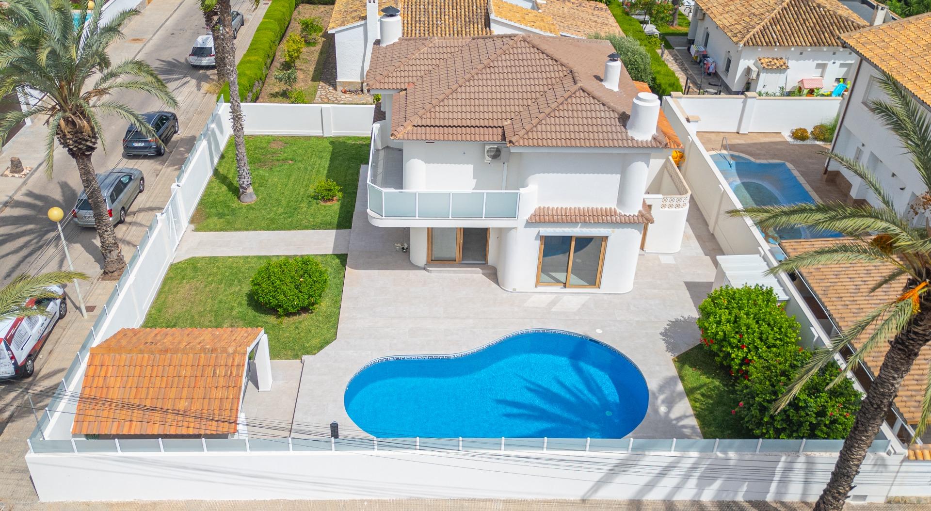 3 Bed, 3 Bath, HouseFor Sale, Cabo Roig, Alicante