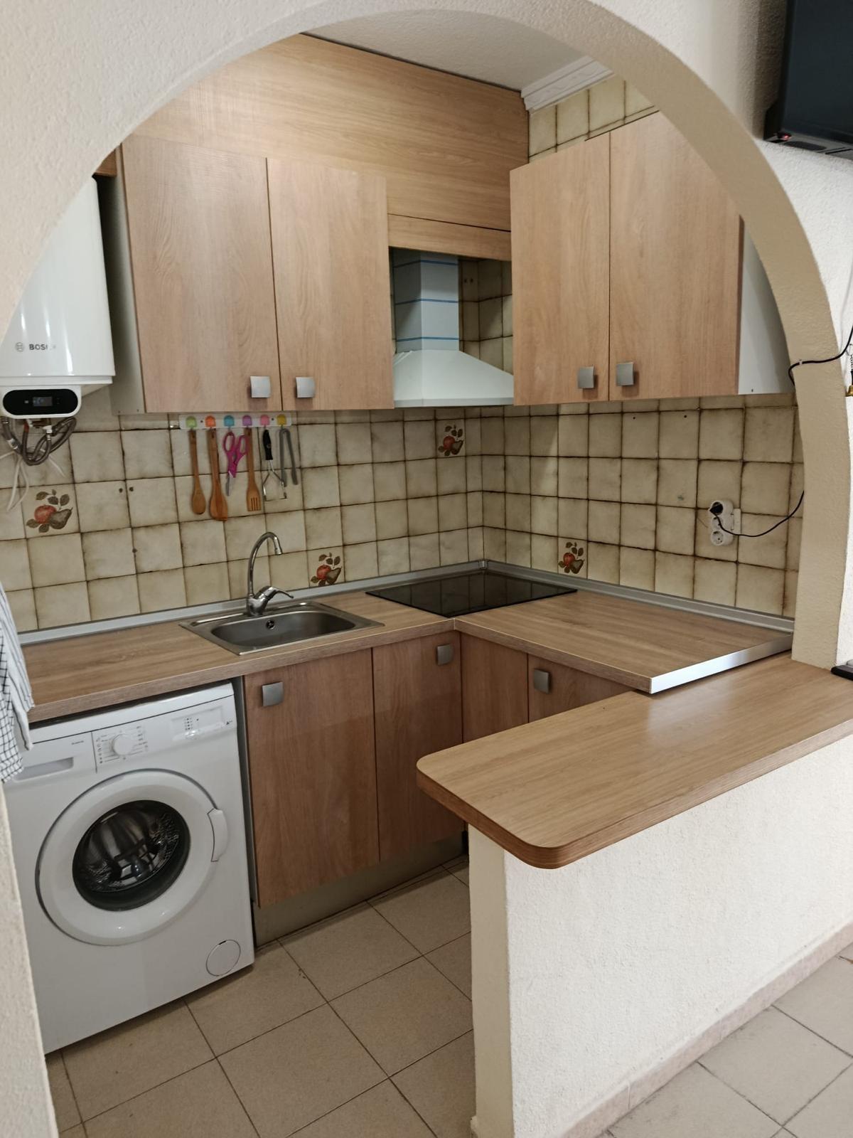 2 Bed, 1 Bath, ApartmentFor Sale, Torrevieja, Alicante